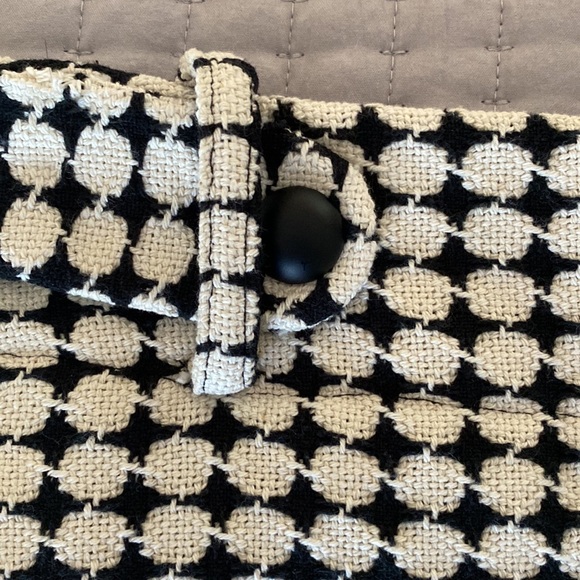 Banana Republic patterned black and white skirt (above the knee) - Picture 9 of 12